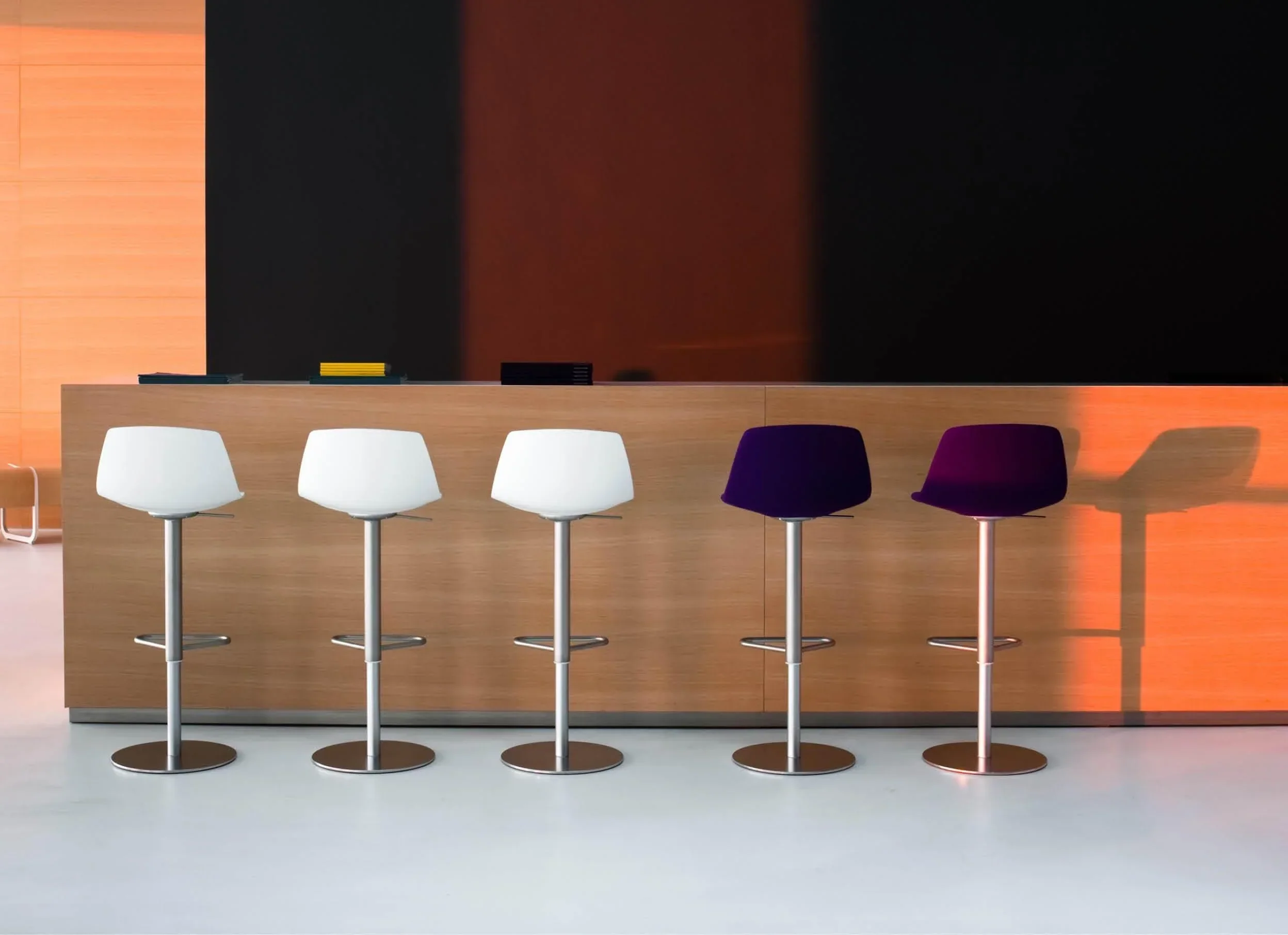 Miunn Stool with Swivel Base - Image 5